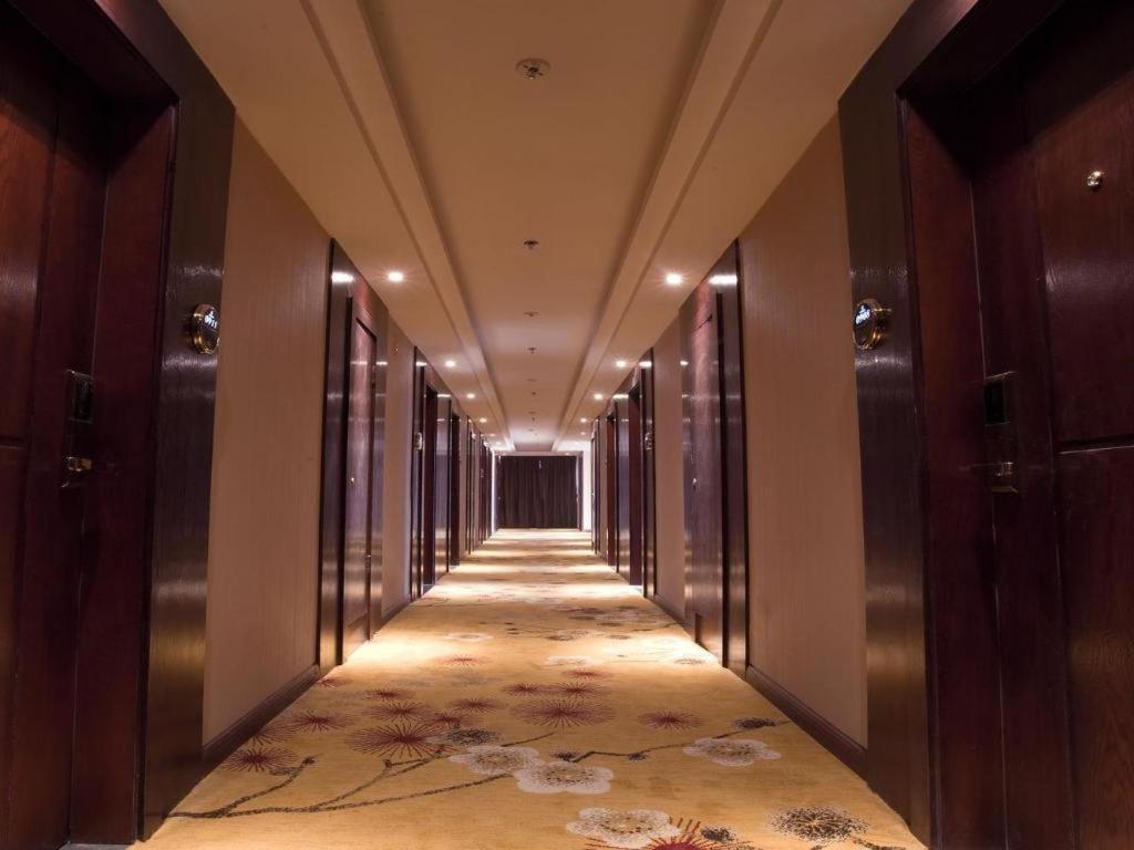 Telecom Hotel Guilin Exterior photo